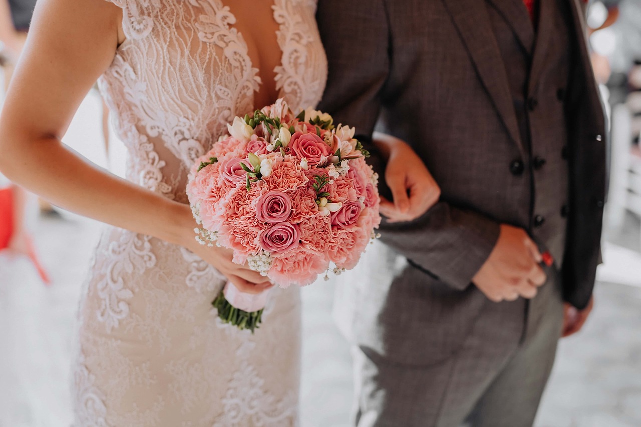 wedding, couple, bouquet-5955351.jpg